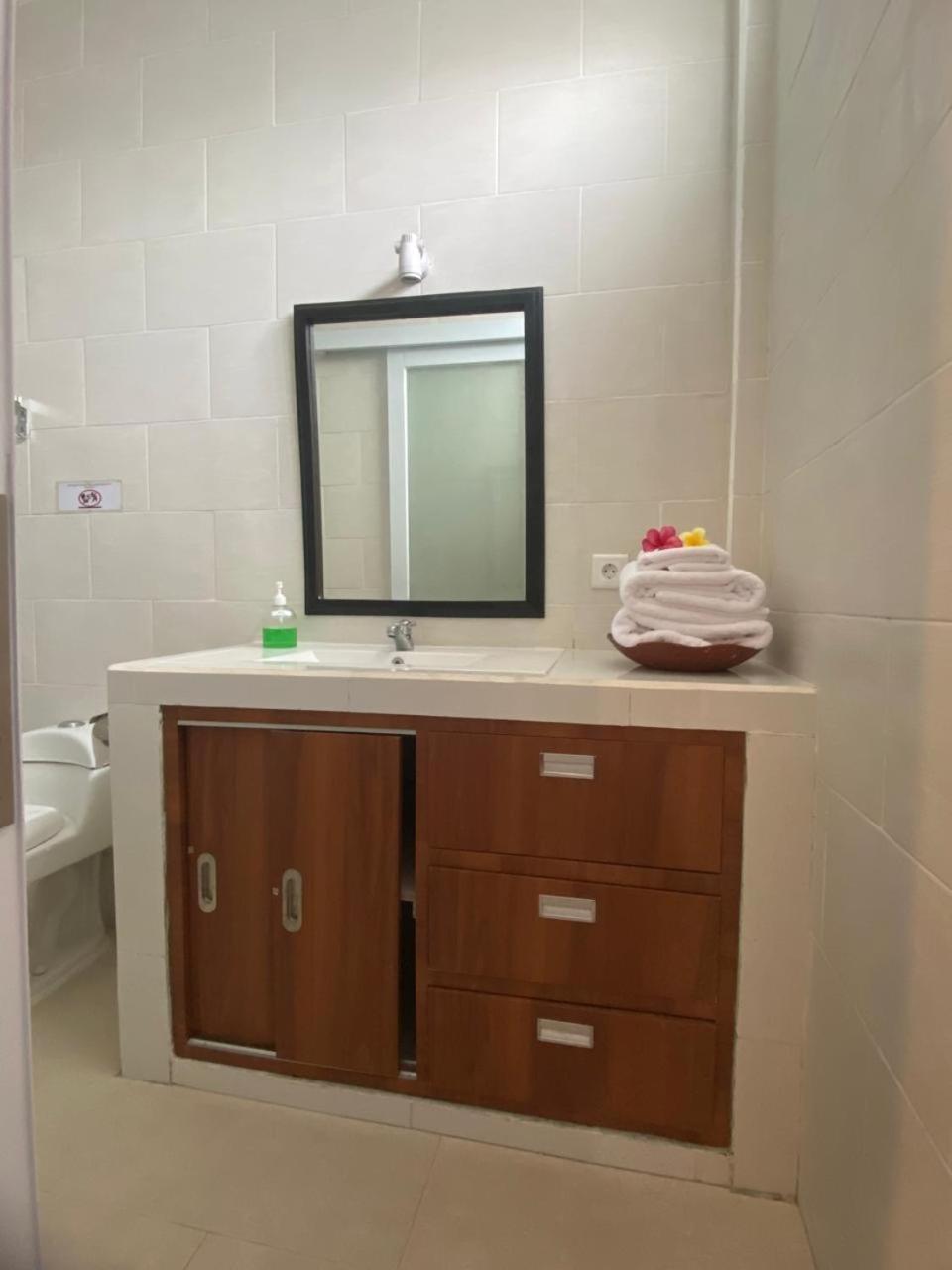 Manis Guest House Семиньяк Экстерьер фото